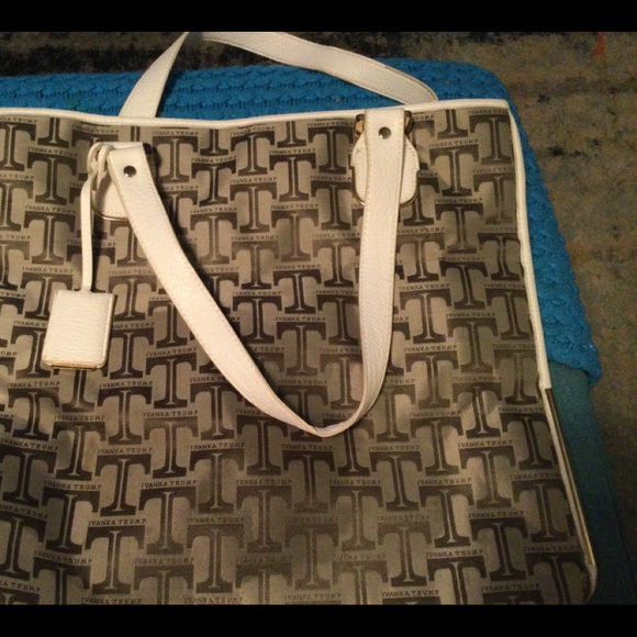 Ivanka Trump vintage purse - Picture 2 of 3